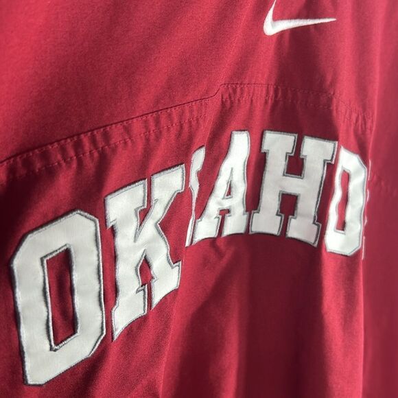 🔥🏈 Vintage OKLAHOMA SOONERS Nike Center Swoosh Pullover Polyester Jacket - 2XL - Picture 5 of 9